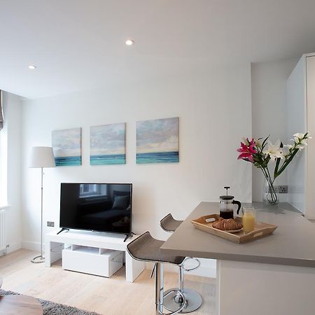 Hampden Apartments - The George Уиндзор Екстериор снимка